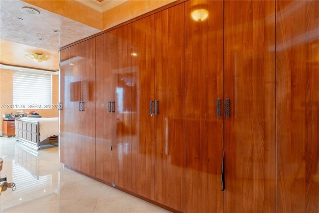 Building Photo - 17875 Collins Ave