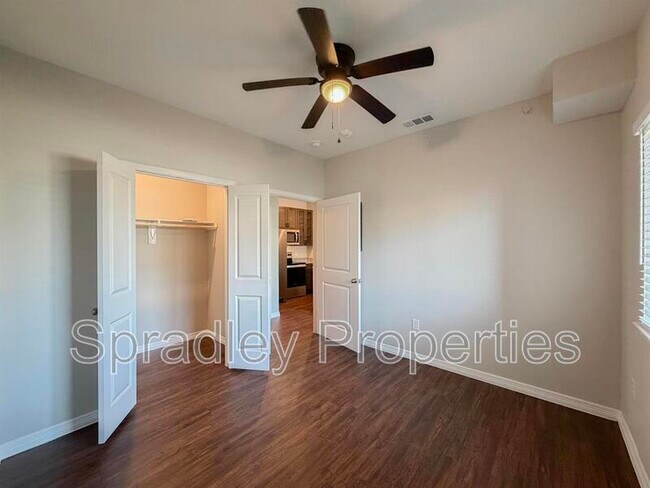 Building Photo - 1124 W Ave O