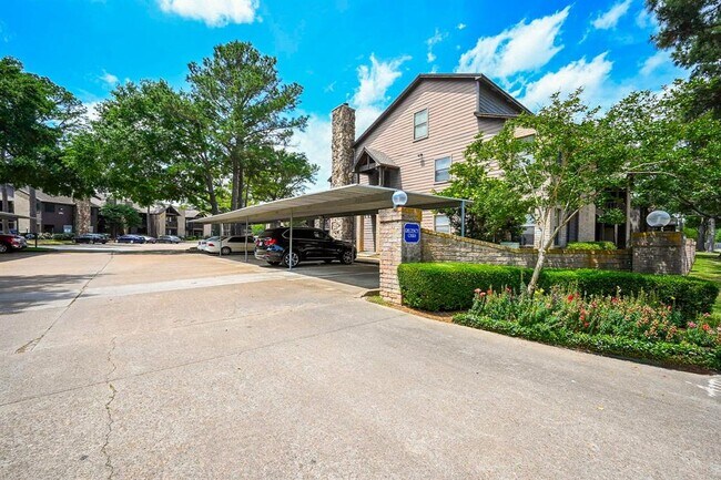 Building Photo - 12755 Mill Ridge Dr