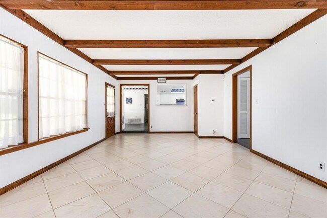 Building Photo - 4007 Edgerock Dr