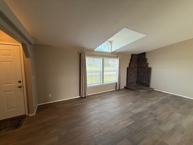 Building Photo - 5556 Rock Rd