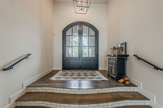 Building Photo - Luxury Home ready for January Move-in