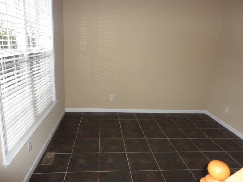 Building Photo - 6855 River Island Cir