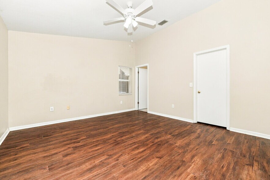 Building Photo - 123 Lookout Dr