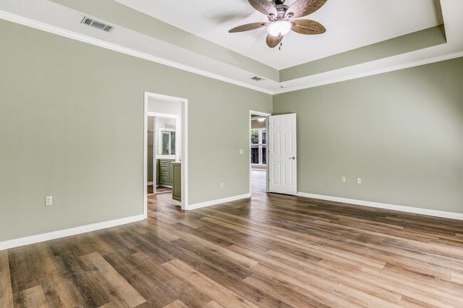 Building Photo - Great Home in the Tiger Point community of Champions Green!