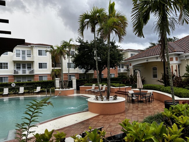 Building Photo - 9873 Baywinds Blvd