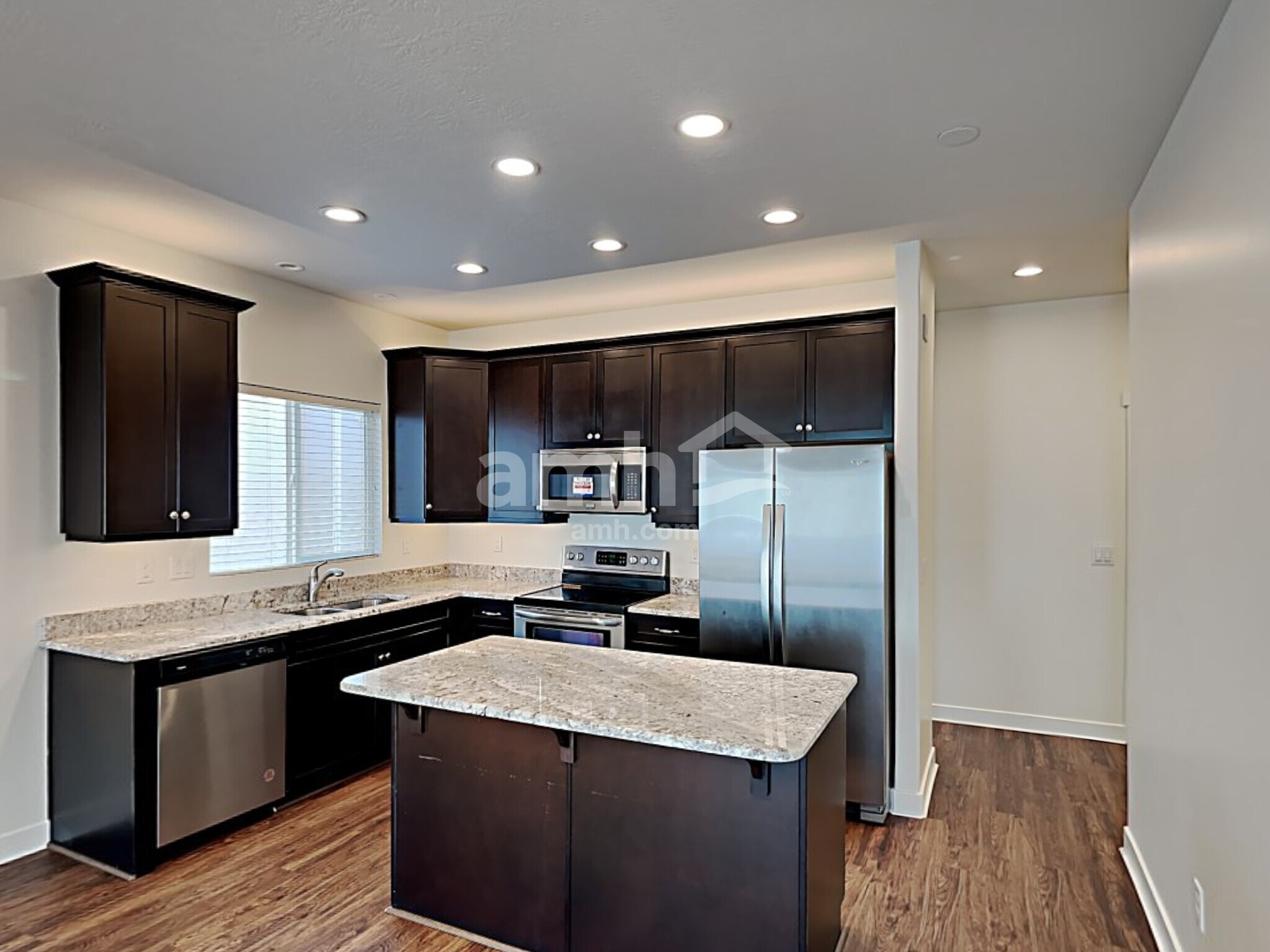 Building Photo - 602 Koins Way