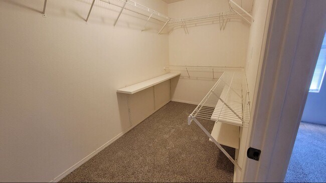 Building Photo - Spacious 4 bedroom in 7 Bar North! Near Cottonwood and Rio Rancho.