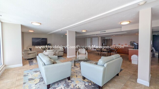 Building Photo - DOWNTOWN 15th FLOOR CONDO! 2 BEDROOM CONDO ! UPDATED! CITY VIEWS!