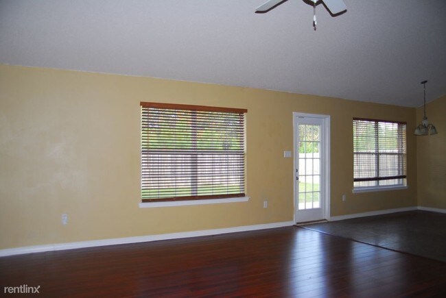 Building Photo - 3 br, 2 bath House - 12092 Harmony Cir
