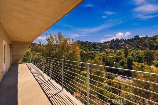 Building Photo - 3858 Alta Mesa Dr