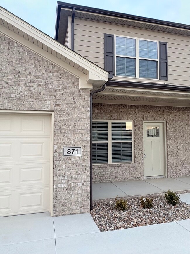 Building Photo - 871 Rodeo Ln