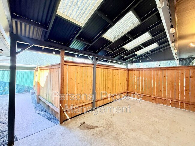 Building Photo - 4603 NE 122nd Ave