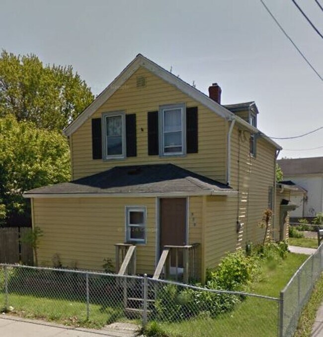 Primary Photo - 959 Jay St