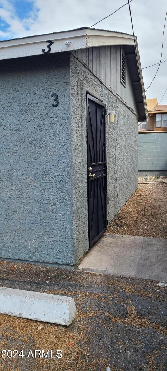 Building Photo - 2540 West Campbell Ave