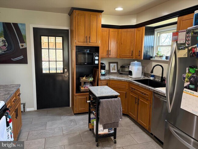 Building Photo - 157 Jimanna Rd