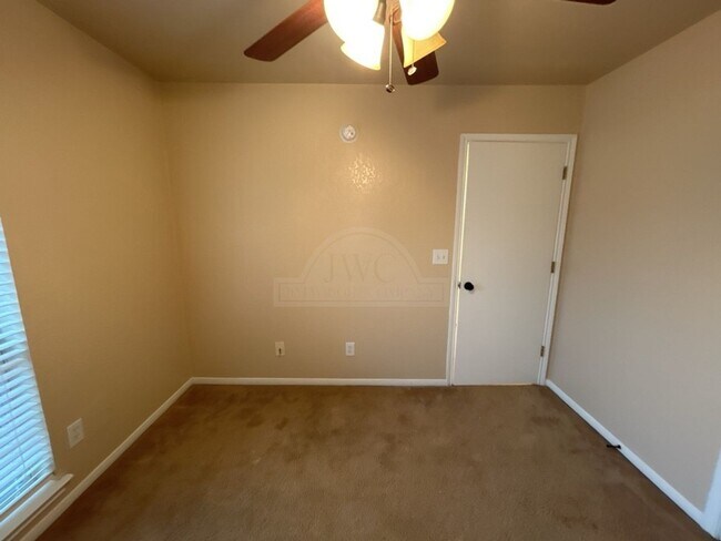 Building Photo - 2505 Southwood Dr