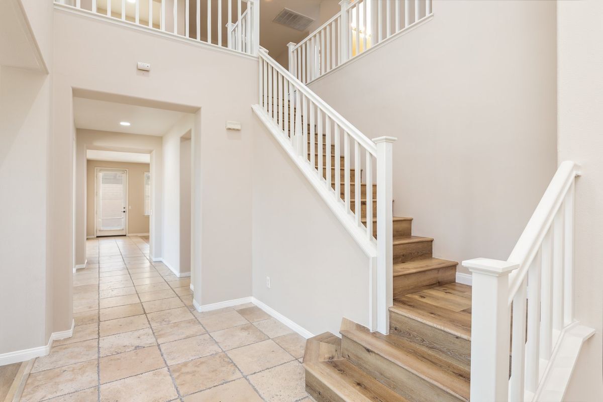 Building Photo - 636 Debora Rae Dr