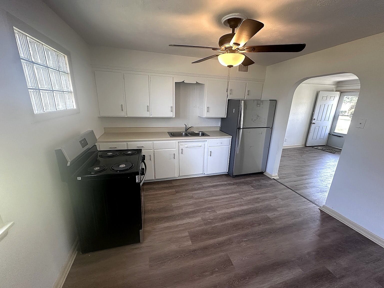 Building Photo - 43 Eleanor Ave