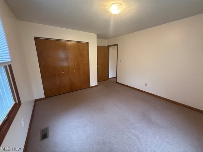 Building Photo - 4044 Mogadore Rd