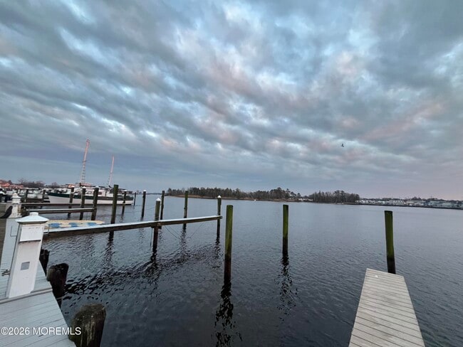 Building Photo - 210 Spinnakers Cv