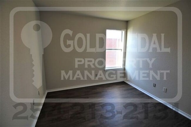 Building Photo - 3401 Barcelona Dr