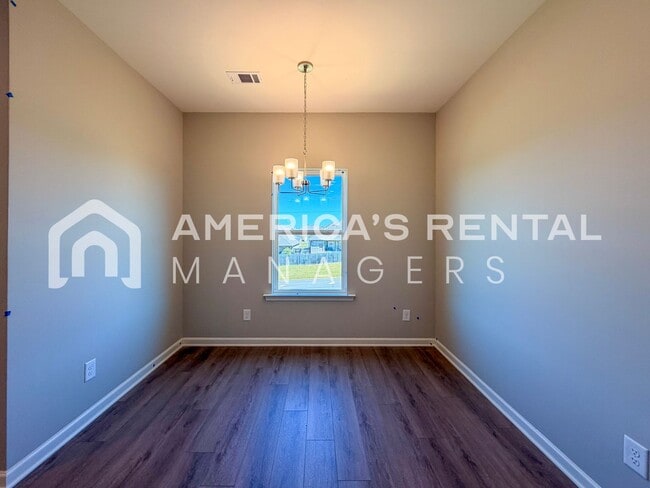 Building Photo - Brand New Three Bedroom Hudson Plan for Rent in Tuscaloosa! Sign a 13-month lease by 5/15/2026 an...