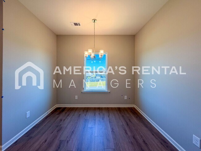 Building Photo - DEPOSIT PENDING!!! - Brand New Three Bedroom Hudson Plan for Rent in Tuscaloosa! Sign a 13-month ...