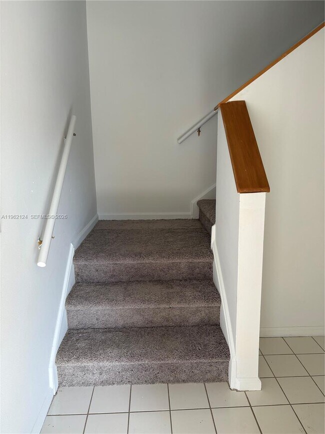 Building Photo - 6579 Via Regina