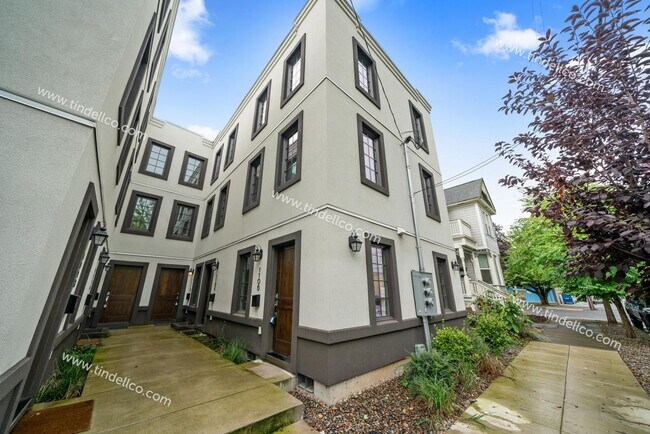 Building Photo - 350DD