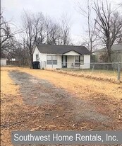 Building Photo - 3516 S Quapah Ave