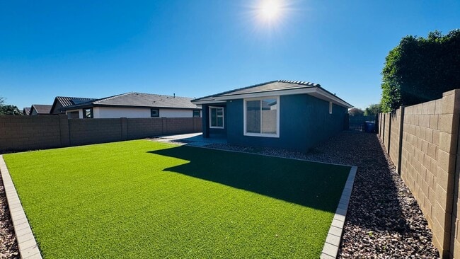 Building Photo - 14424 W Aster Dr