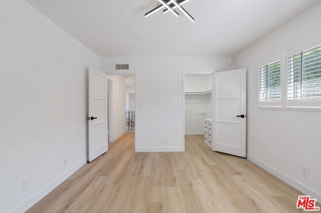 Building Photo - 15974 Tobin Way