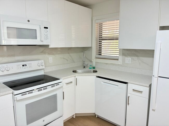 Building Photo - 3460 NW 47th Ave