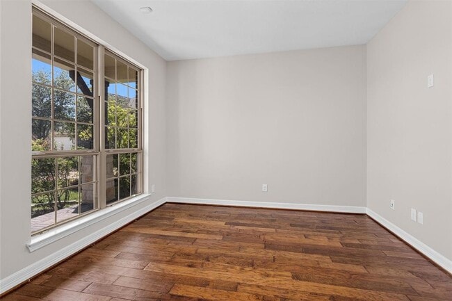 Building Photo - 24015 Richglen Court