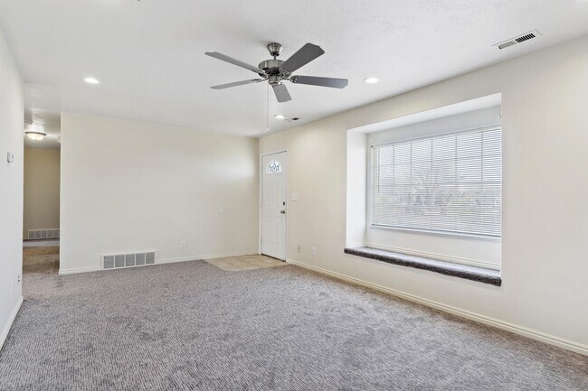 Building Photo - 353 N 360 W