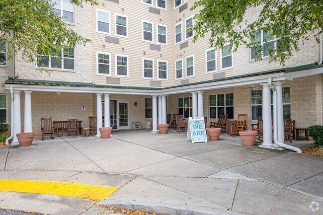 Building Photo - Weinberg Village I