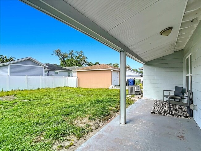 Building Photo - 104 W Osborne Ave