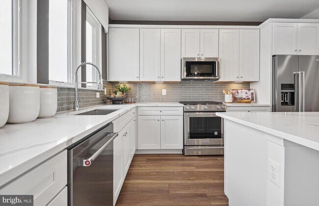 Building Photo - 14400 Leafhopper Dr