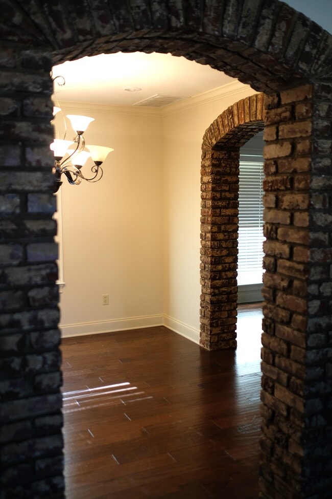 Building Photo - 3208 MS-309