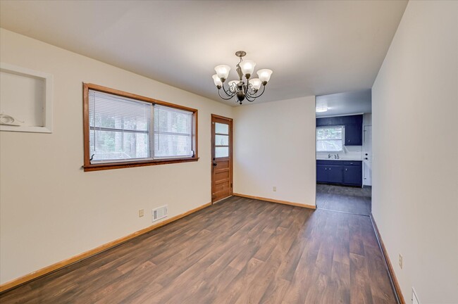 Building Photo - 1114 Terrace Cir
