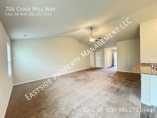 Building Photo - 704 Cider Ml Wy