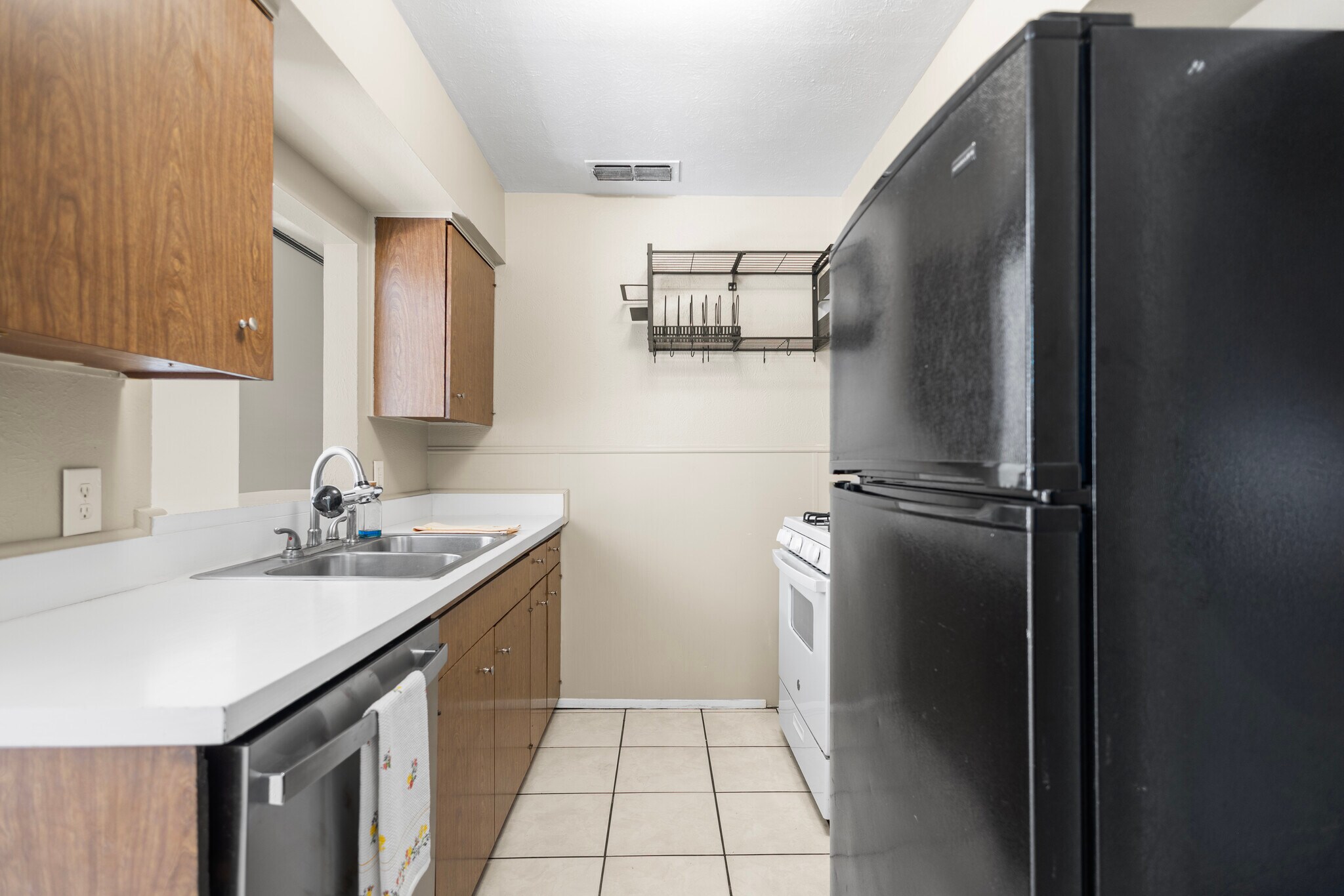 Building Photo - 3808 Appletree Ln
