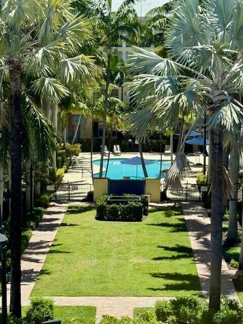 Building Photo - 225 S Latitude Cir