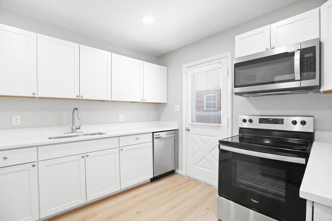 Building Photo - 603 Woodford St