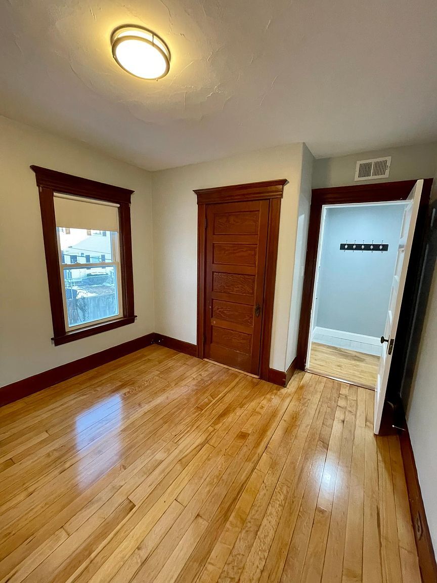 Building Photo - 47 Freeland St