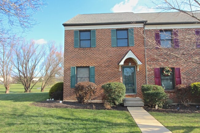 Primary Photo - 214 Troon Ct