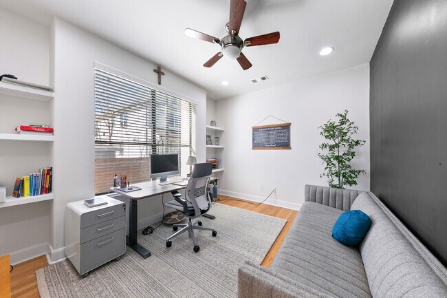 Building Photo - 4301 Vivian St