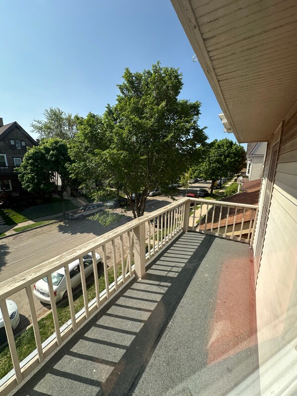 Building Photo - 2816 N Fratney St