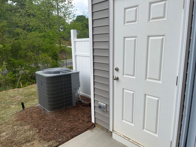 Building Photo - 2336 Belterra Dr